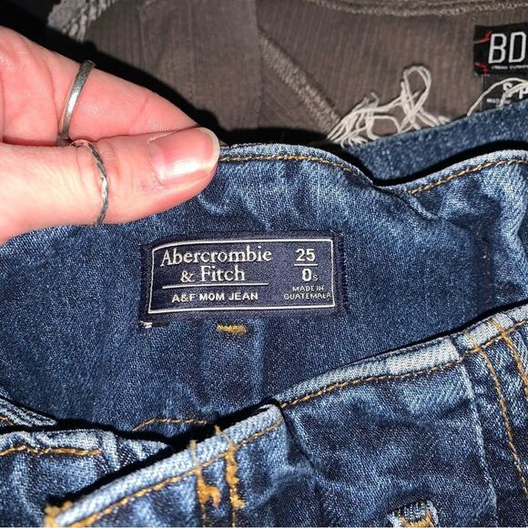 Abercrombie & Fitch Mom Jean Size 25 - Picture 3 of 6